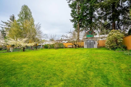 Hot Tub / Spa Photo of 1243 Parker Street, White Rock, BC