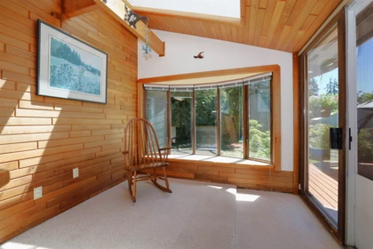 Basement Recreation Room Photo of 3658 Beach Avenue, Roberts Creek, BC