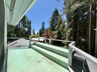 Hot Tub / Spa Photo of 3658 Beach Avenue, Roberts Creek, BC