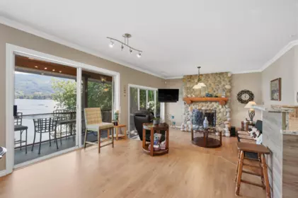 Breakfast Nook Photo of 5810 Marine Way, Sechelt, BC