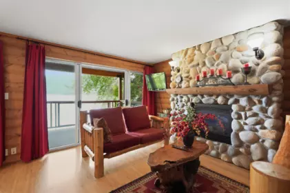 Front Yard Photo of 5810 Marine Way, Sechelt, BC