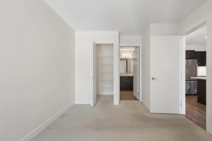 Primary Bathroom Photo of 605 500 Royal Avenue, New Westminster, BC