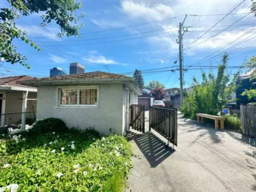 Hot Tub / Spa Photo of 3416 Monmouth Avenue, Vancouver, BC