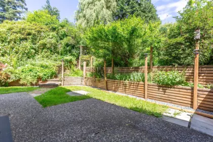 Garden / Landscaping Photo of 33563A 2nd Avenue, Mission, BC