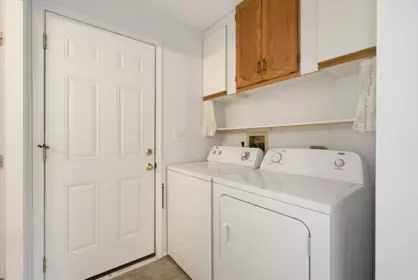 Powder Room Photo of 33563A 2nd Avenue, Mission, BC