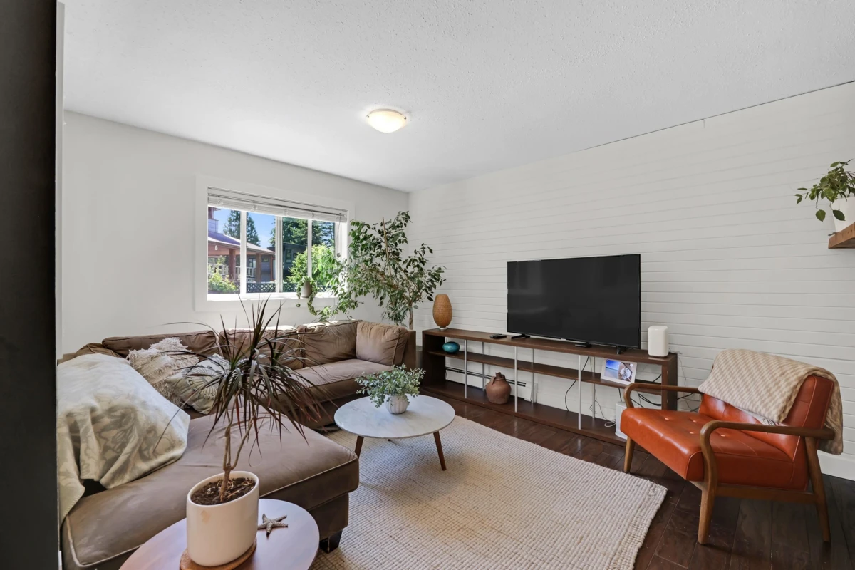 Living Room Photo of 2539 Jura Crescent, Squamish, BC