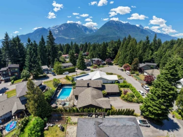 Community Amenities Photo (Clubhouse) of 2539 Jura Crescent, Squamish, BC