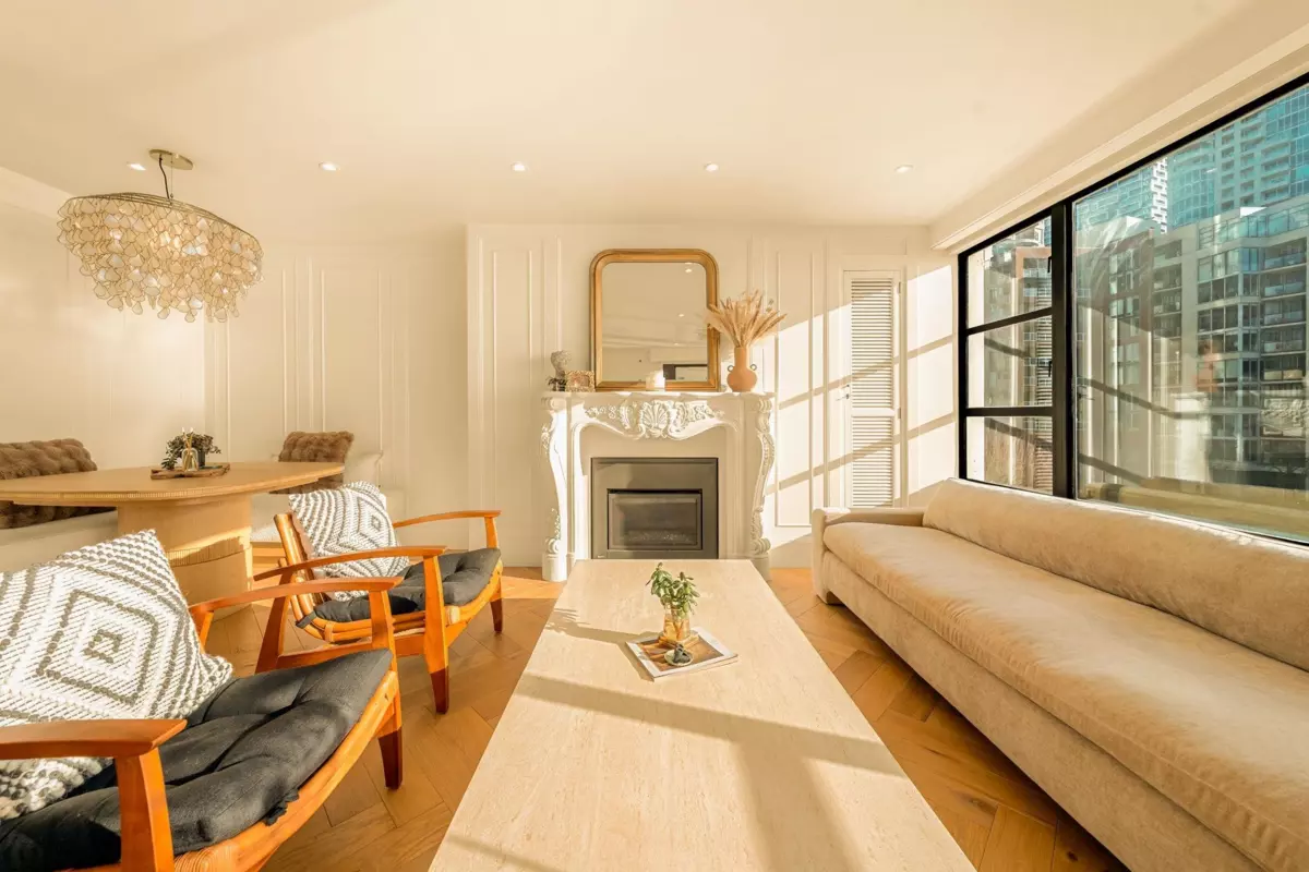 Living Room Photo of 302 1008 Beach Avenue, Vancouver, BC