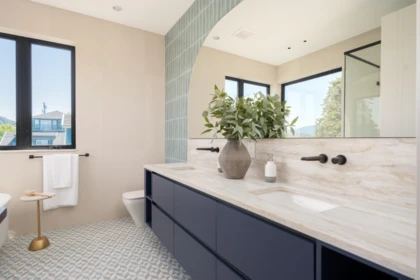 Powder Room Photo of 1 1450 E 30th Avenue, Vancouver, BC