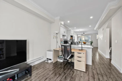 Entry Foyer Photo of 27 5957 152 Street, Surrey, BC