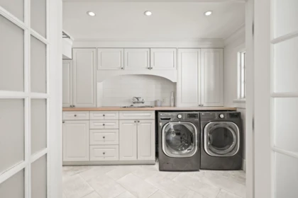 Laundry Room Photo of 3240 138a Street, Surrey, BC