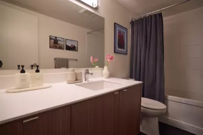 Powder Room Photo of 136 W 14th Avenue, Vancouver, BC