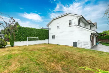 Front Yard Photo of 9285 211 Street, Langley, BC