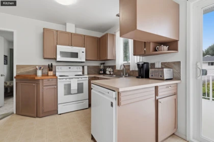 Breakfast Nook Photo of 565 Milsom Wynd, Delta, BC
