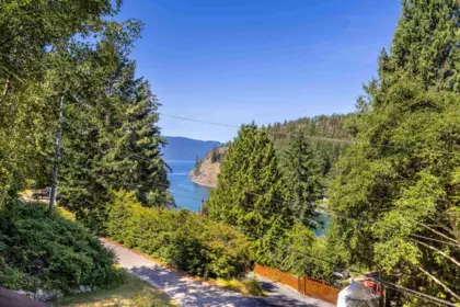 Office / Den Photo of 12494 Malcolm Road, Madeira Park, BC