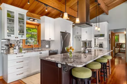 Breakfast Nook Photo of 1475 Webb Road, Bowen Island, BC