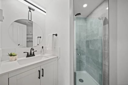 Entry Foyer Photo of 404 10186 155 Street, Surrey, BC