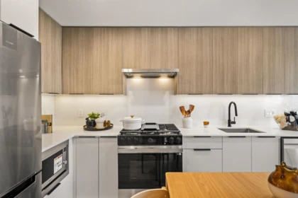 306 111 Buller Street, Port Moody, BC, Port Moody — Apartment/Condo for sale