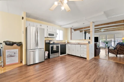 Kitchen Island Photo of 120 6338 Vedder Road, Chilliwack, BC
