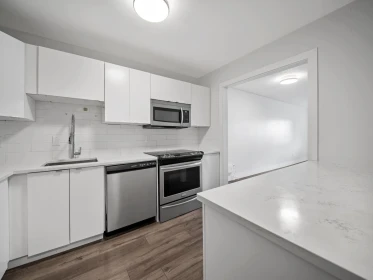 318 1561 Vidal Street, White Rock, BC, White Rock — Apartment/Condo for sale