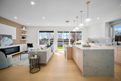 2 3576 E Pender Street, Vancouver, BC, Vancouver — Half Duplex for sale