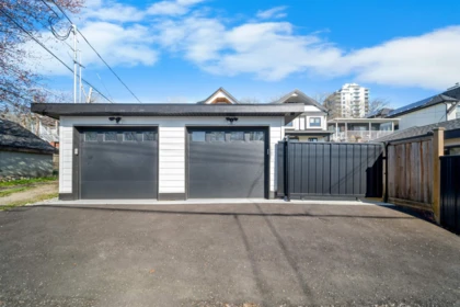 Outdoor Deck Photo of 2 3576 E Pender Street, Vancouver, BC