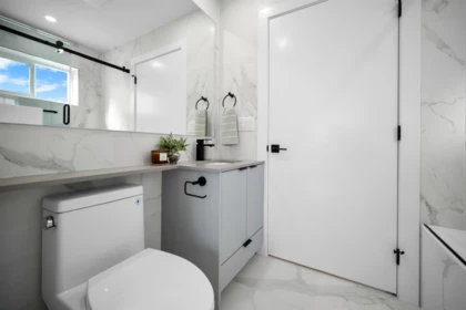 Powder Room Photo of 2 3576 E Pender Street, Vancouver, BC