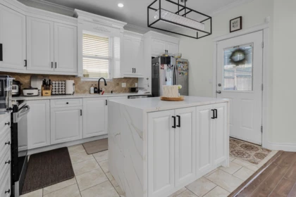 Kitchen Island Photo of 14891 57b Avenue, Surrey, BC