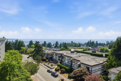 Backyard Photo of 508 1480 Foster Street, White Rock, BC