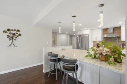 Dining Area Photo of 508 1480 Foster Street, White Rock, BC