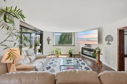 Living Room Photo of 508 1480 Foster Street, White Rock, BC