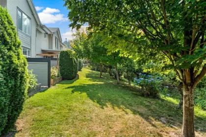 Garden / Landscaping Photo of 85 46360 Valleyview Road, Chilliwack, BC