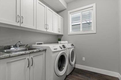 Basement Recreation Room Photo of 470 Fort Street, Hope, BC