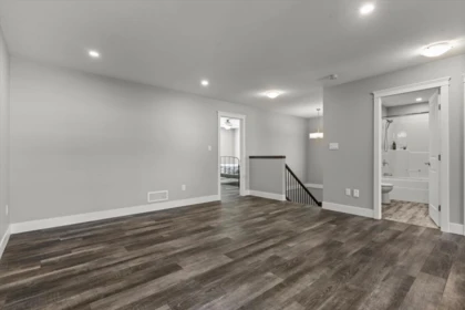 Entry Foyer Photo of 470 Fort Street, Hope, BC