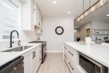 Kitchen Island Photo of 21149 79a Avenue, Langley, BC