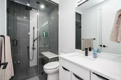 Laundry Room Photo of 31081 N Deertrail Drive, Abbotsford, BC