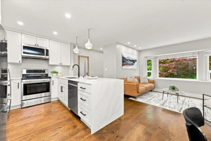 223 W 19th Street, North Vancouver, BC, North Vancouver — Half Duplex for sale