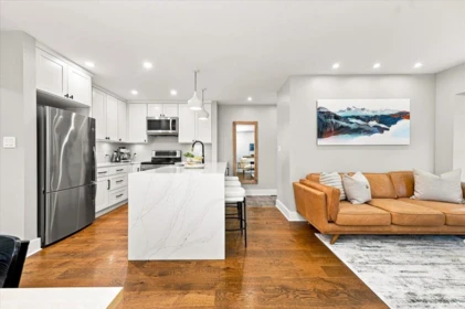 223 W 19th Street, North Vancouver, BC, North Vancouver — Half Duplex for sale