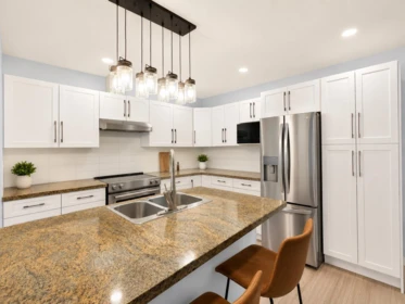 Kitchen Island Photo of 74 4401 Blauson Boulevard, Abbotsford, BC