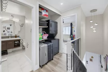Entry Foyer Photo of 16 4959 57 Street, Delta, BC
