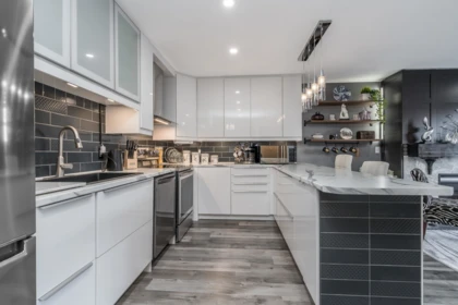 Kitchen Photo of 308 1441 Blackwood Street, White Rock, BC