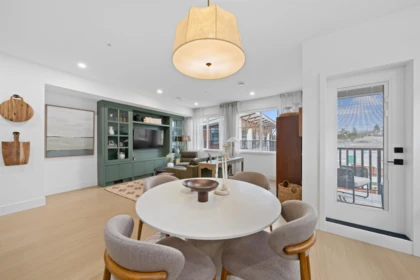 Breakfast Nook Photo of 21 32929 Cherry Avenue, Mission, BC