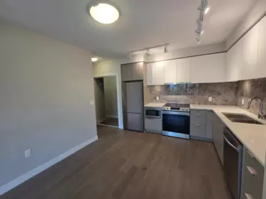 401 8725 University Crescent, Burnaby, BC, Burnaby — Apartment/Condo for sale