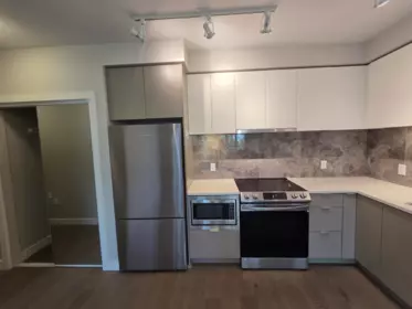 401 8725 University Crescent, Burnaby, BC, Burnaby — Apartment/Condo for sale
