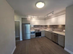 401 8725 University Crescent, Burnaby, BC