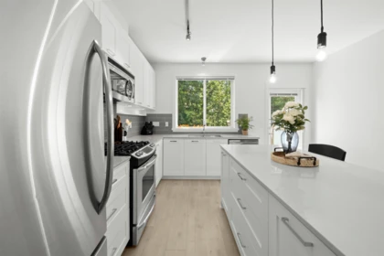 Kitchen Island Photo of 3 3395 Galloway Avenue, Coquitlam, BC