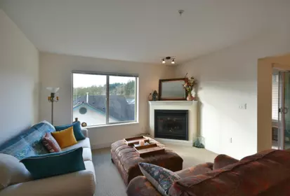 Living Room Photo of 303 5711 Ebbtide Street, Sechelt, BC