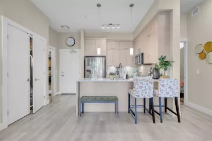 219 2120 Gladwin Road, Abbotsford, BC, Abbotsford — Apartment/Condo for sale