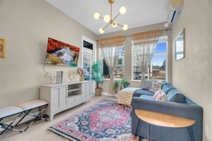Kitchen Island Photo of 219 2120 Gladwin Road, Abbotsford, BC