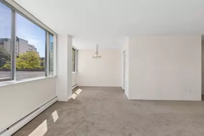 Breakfast Nook Photo of 306 2055 Pendrell Street, Vancouver, BC